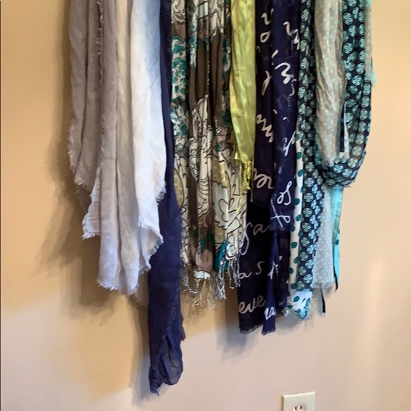 Lot of 5 Scarves - Picture 3 of 4